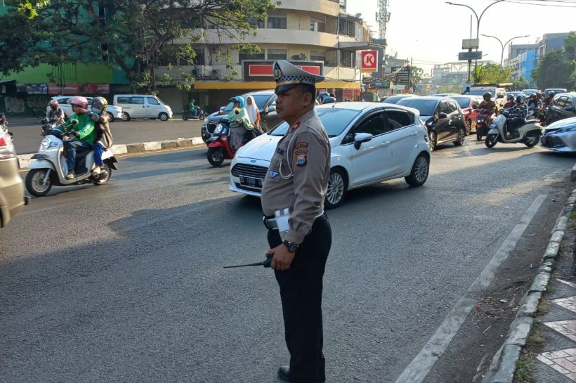 Berikan Rasa Aman Bagi Pengguna Jalan, Unit Lantas Polsek Makassar Gelar Gatur