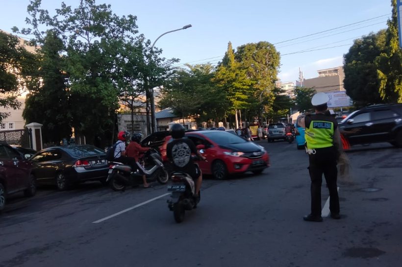 Dengan Humanis Polisi Ujung Pandang Berikan Pelayanan di Pagi Hari Guna Wujudkan Kamseltibcar