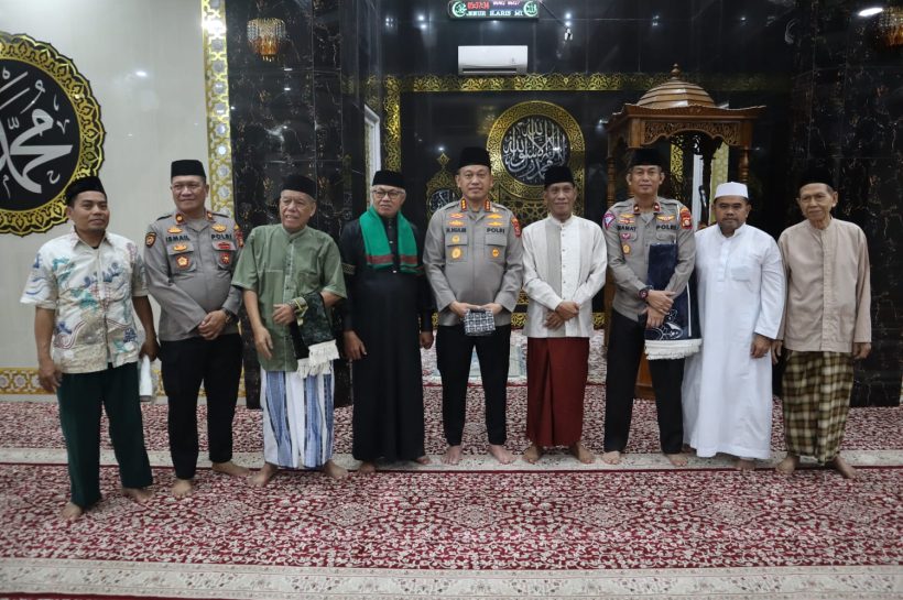 Kapolrestabes Makassar Safari Shalat Subuh Berjamaah di Kecamatan Tallo