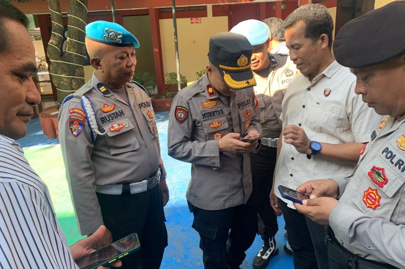 Kapolsek Panakkukang Lakukan Pengecekan HP Personil Terkait Judi Online