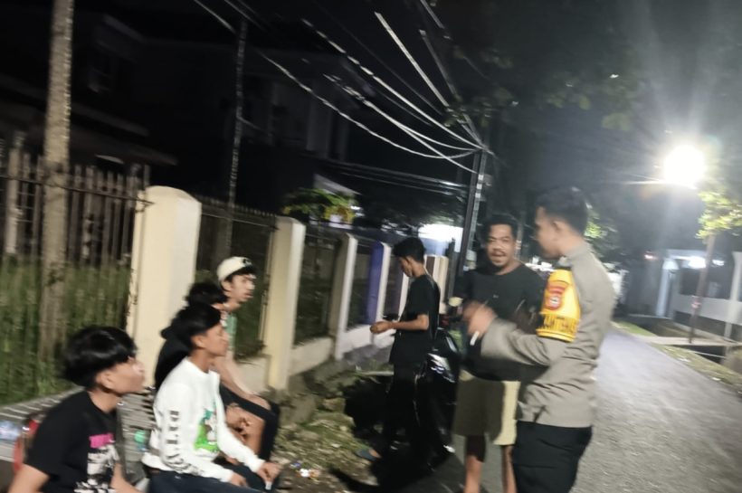 Antisipasi Terjadinya gangguan Kamtibmas, Bhabinkamtibmas Polsek Tamalate Rutin Sambangi Warga Binannya