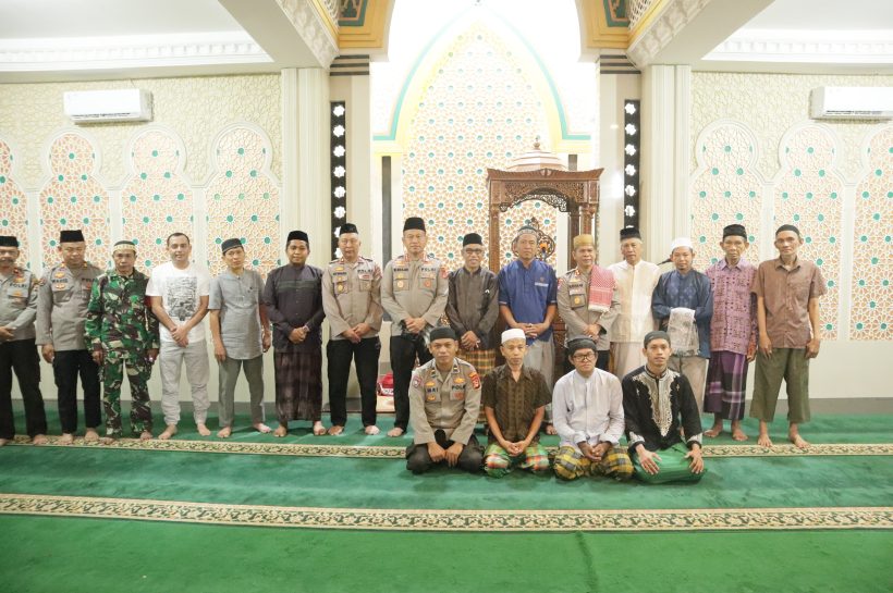 Kapolrestabes Makassar Gelar Safari Subuh Di Masjid Baitul Aman Mamajang