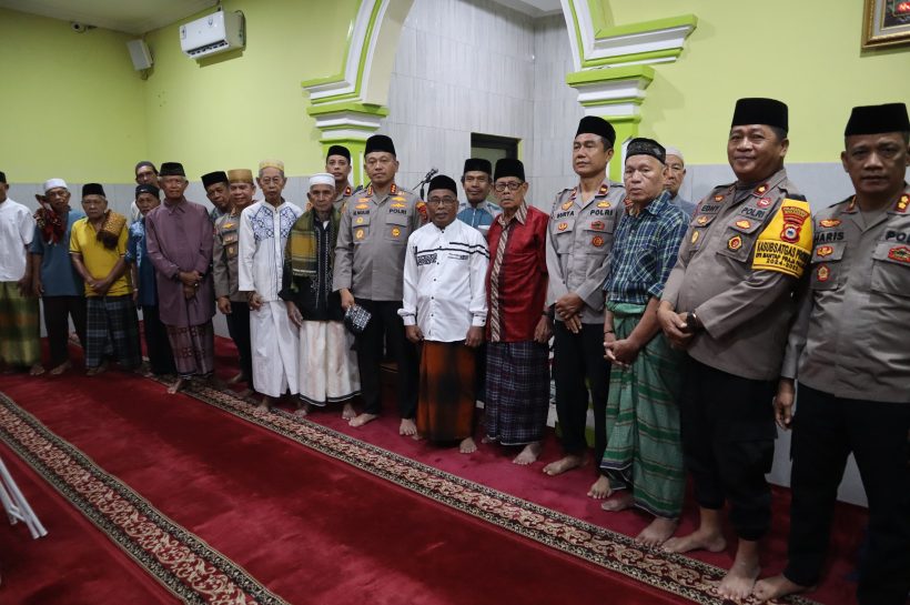 Polrestabes Makassar Gelar Safari Subuh Di Masjid AT Taqwa Kecamatan Makassar
