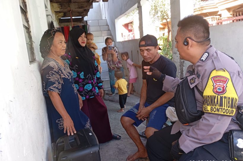 Bhabinkamtibmas Cooling Sistem Sambang Warga Waspada Berita Hoaks Jelang Pemilu