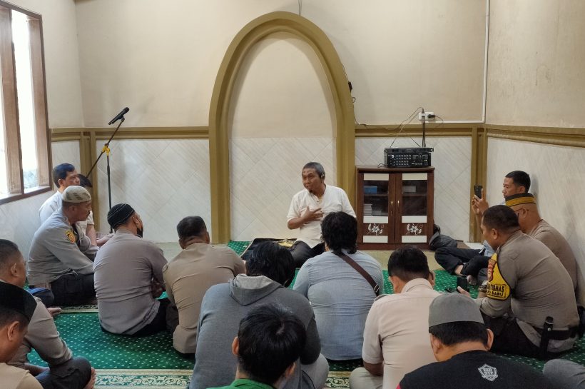 Pupuk Keimanan dan Ketaqwaan, Personil Polsek Bontoala ikuti Pembinaan Rohani dan Mental