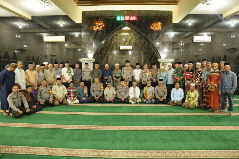 Safari Subuh Kapolrestabes Makassar Di Masjid Miftahil Khaer