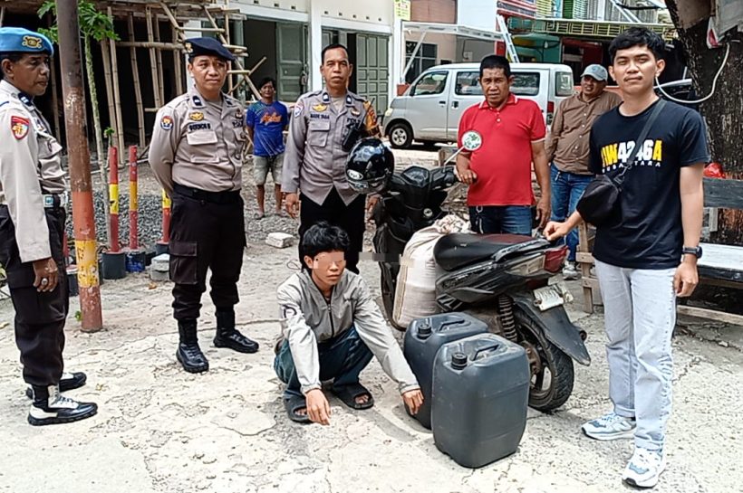 Polsek Biringkanaya Amankan Kurir Miras Jenis Ballo Bersama Barang Bukti 150 Liter
