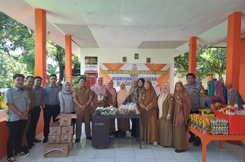 Bhabinkamtibmas Polsek Manggala Pantau Giat Pangan Murah dari Dinas Ketahanan Pangan Kota Makassar