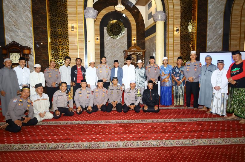 Kapolrestabes Makassar Melaksanakan Giat Safari Subuh di Masjid Baitul Muminin Kecamatan Rappocini
