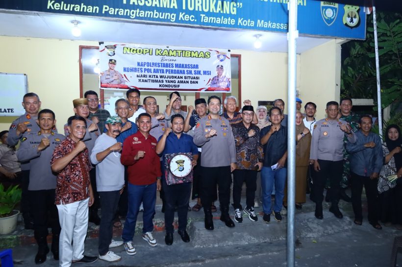 Warga Parangtambung Sambut Antusias Ngopi Kamtibmas Bersama Kapolrestabes Makassar