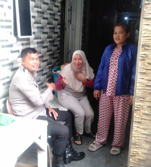 Sambang Wilayah Binaan, Aipda Warsito Ajak Warga Aktif Berbagi Informasi
