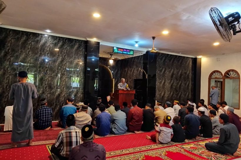 Bhabinkamtibmas Polsek Tamalate Serentak Sampaikan Himbauan Kamtibmas Usai Shalat Jumat