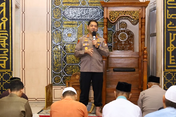Waktu Subuh Jadi Golden Time, Kapolrestabes Makassar Ajak Jamaah Peduli Keamanan
