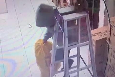 Resmob Polsek Manggala Ringkus Spesialis Pembobol Toko, Beraksi di Sejumlah Alfamart Makassar